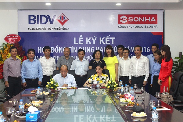 ba-tran-kim-dung-pho-tong-giam-doc-son-ha-va-ong-pham-trung-hieu-giam-doc-chi-nhanh-hoai-duc-bidv-ky-ket-hop-tac