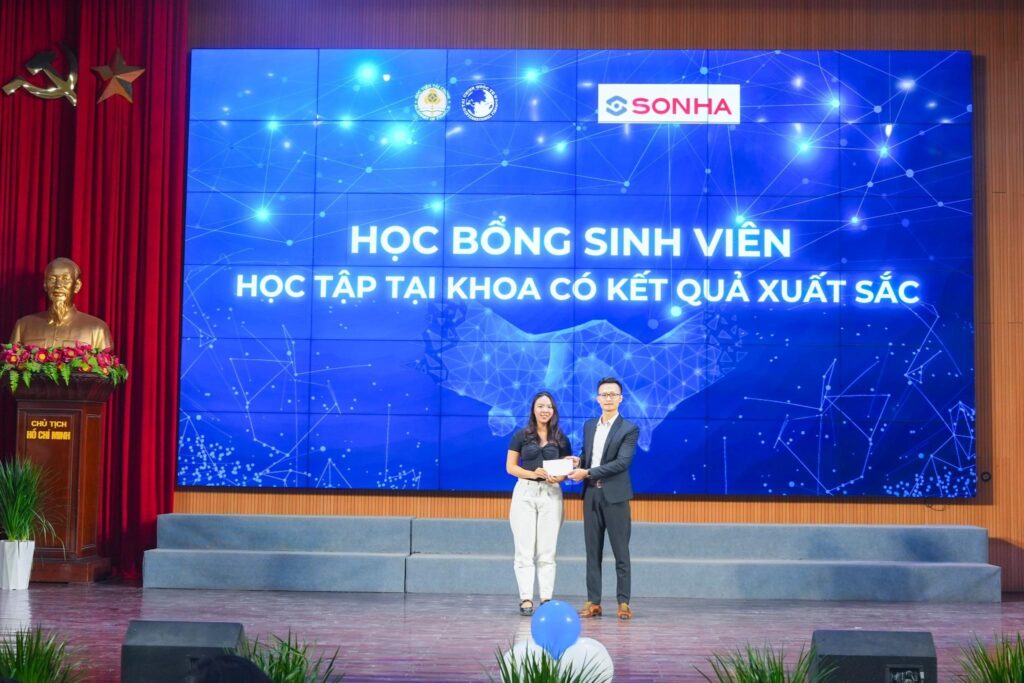 ky ket thoa thuan hop tac giua tap doan son ha va hoc vien tai chinh 17998 5
