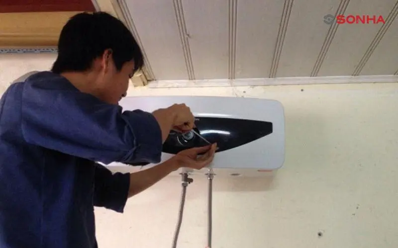 Bình nóng lạnh cần được vệ sinh khi xuất hiện dấu hiệu bất thường