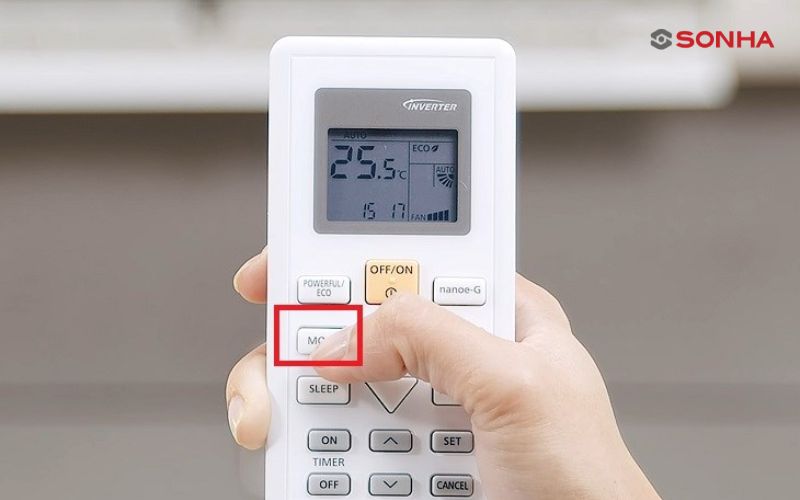 Nhấn nút MODE cho đến khi hiển thị chữ "HEAT" hoặc biểu tượng mặt trời