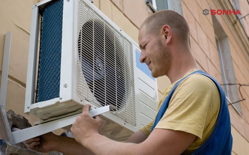 Việc lắp đặt sai kỹ thuật có thể là nguyên nhân khiến cục nóng điều hòa kêu to