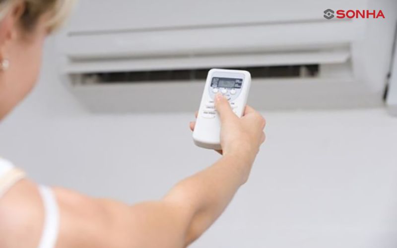 Hãy kiểm tra lại remote và tắt đi các chế độ hẹn giờ không cần thiết