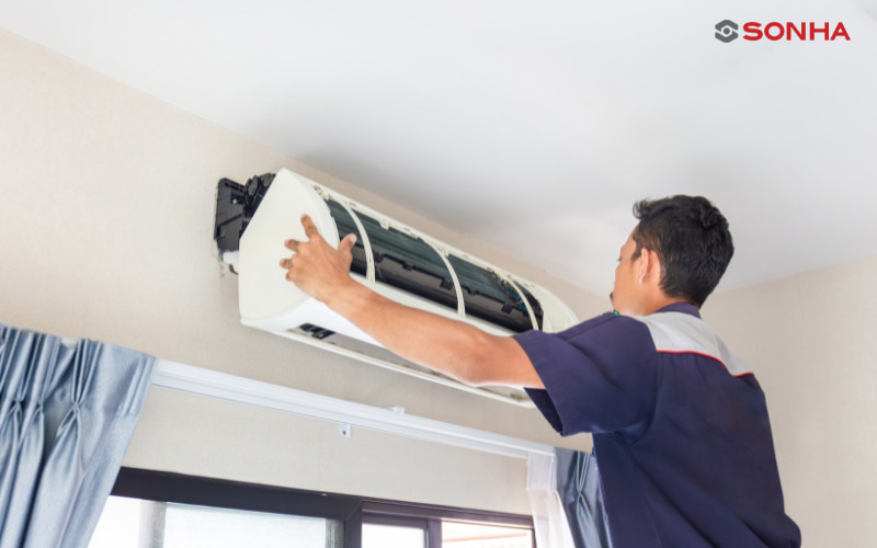Việc kiểm tra điều hòa sẽ giúp bạn xác định được nguyên nhân khiến điều hòa không làm mát được