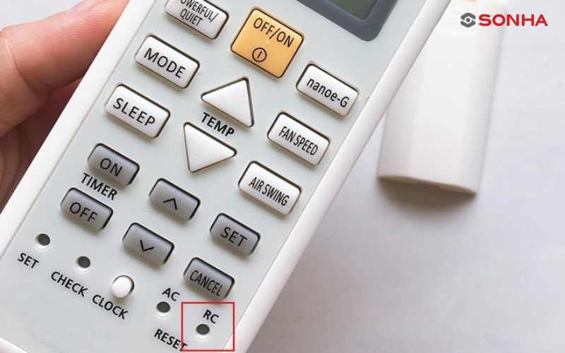 Tìm và nhấn nút RC nếu thiết bị có chế độ trên