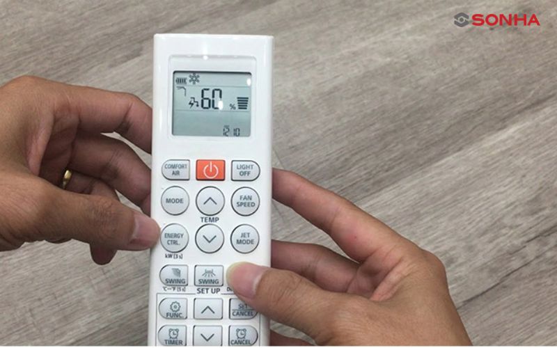 Màn hình remote xuất hiện các mã lỗi hoặc thông số bất thường