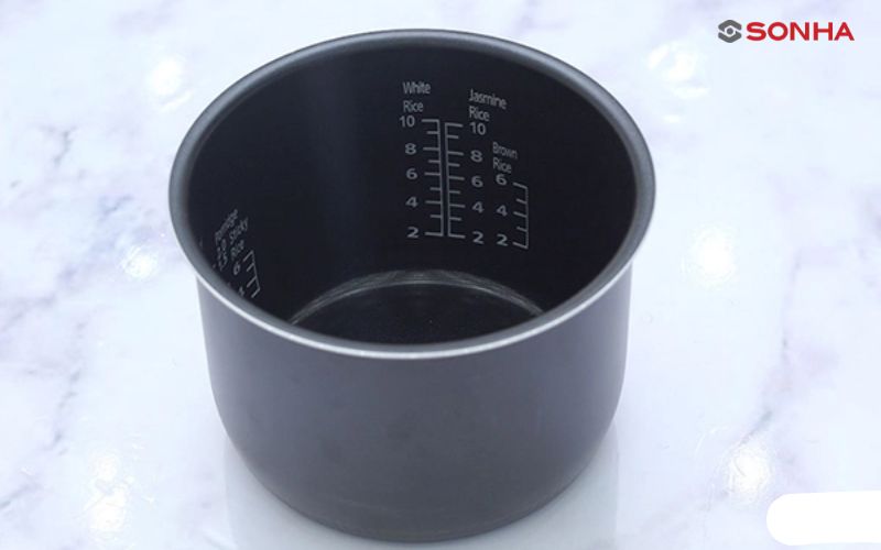 Lòng nồi cơm điện truyền nhiệt giúp gạo chín mềm