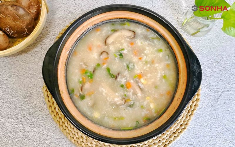 Để cháo thêm ngon khi nấu bằng nồi cơm mini, bạn cần lưu ý căn chỉnh số lượng gạo và nước phù hợp với dung tích nồi