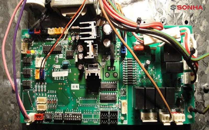Chi phí cho việc sửa board máy lạnh sẽ có sự biến động theo thị trường