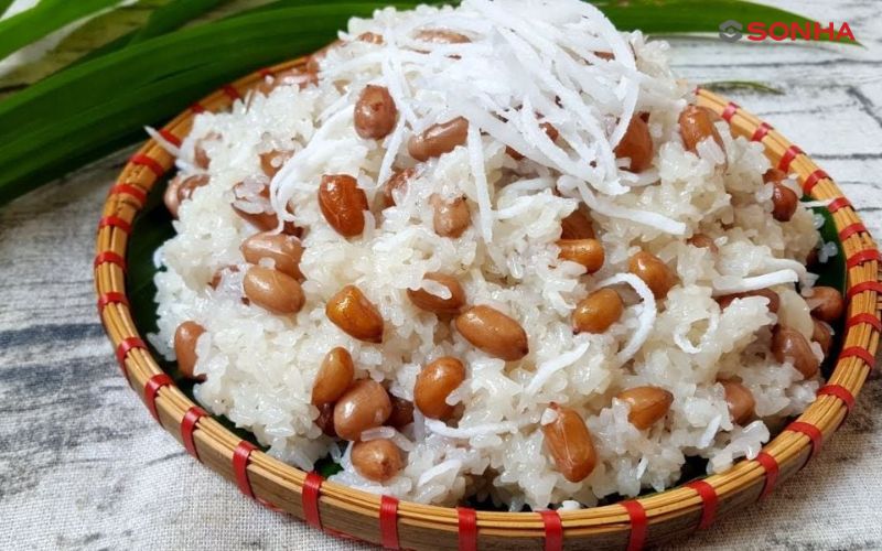 Xôi lạc được trình bày hấp dẫn