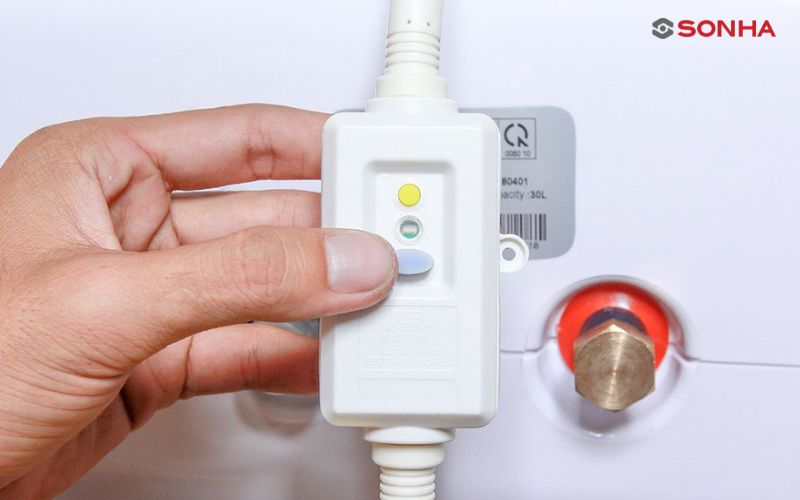 Kiểm tra nguồn điện, xử lý chập để bình hoạt động ổn định