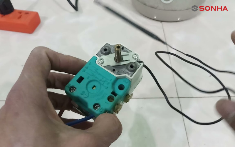 Rơ le giữ nước nóng ổn định, an toàn khi sử dụng